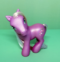 2003 G3 My Little Pony Rainbow Pony 1st Release Wysteria Purple Shimmer MLP