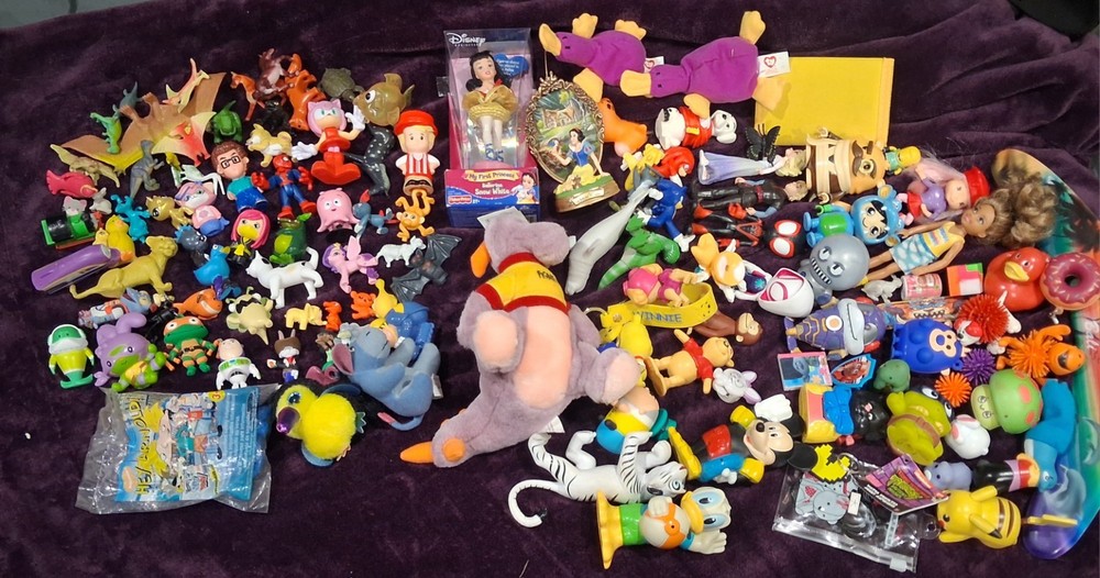 Mix Lot Of Toys Disney, Tmnt, Pokémon,Marvel ,Arnold , Pac Man Ect