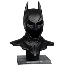 – DC Direct Batman: the Dark Knight (2008) Cowl Replica 1:1 Scale