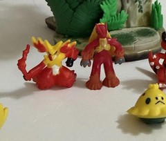 Pokemon Select Wild Jungle Enviroment 25 Figures Lot Mankey Treecko Bobble Head