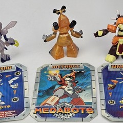 Medabots Action Figure Lot 7 Hasbro Takara Tomy 2.5” Mini Figures With Cards
