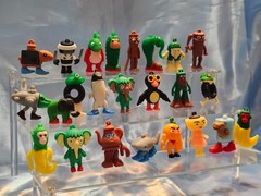 LOT OF 24 TRALALERO TRALALA 24 PIECE TOY SET ACTION FIGURES MINI COLLECTIBLES