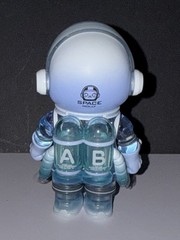 POP MART AUTHENTIC MEGA SPACE MOLLY 100% Series 2-B Figure ~GLACIER ~
