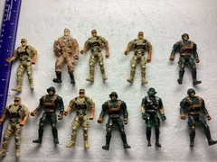 Unbranded Action Figures Army Men Military Soldiers Lot of 11.