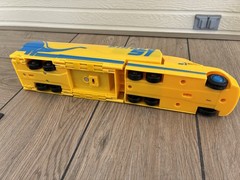 Disney Pixar Cars Cruz Ramirez #51 Dinoco Transporter Hauler Semi Truck Play Set
