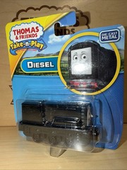 DIESEL ! THOMAS FRIENDS TRAIN TAKE Along n play Diecast 2015 NEW ON CARD !