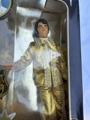 Elvis Presley Graceland 12 in Action Figure w/ Guitar Mic 1984 with souvenir cup