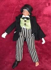 VINTAGE 1974 MEGO WIZARD OF OZ WIZARD ” 8″ DOLL – MISSING 1 SHOE VINTAGE USED