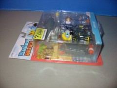 Roblox DevSeries Shark Bite 2: Shark Cage Figure Set + Exclusive Virtual Code
