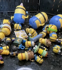 Minions Figures Despicable Me Toy Lot Thinkway Toys 33 Minions!