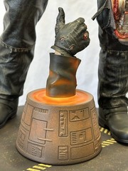 Sideshow Terminator T-800 Battle Damaged Premium Format Figure – EXCLUSIVE