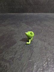 LOST KITTIES SERIES 1 Green Cat 1.5” Action Figure PVC BONBON 2018 Toy Heart Eye