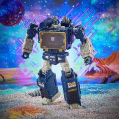 Transformers Generations Legacy Voyager Class Soundwave Action Figure IN STOCK