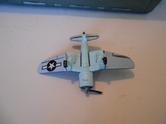 Toy U.S. Aircraft Carrier USS Doris Miller (CVN-81) w/4 WWII Airplanes, 18″ L