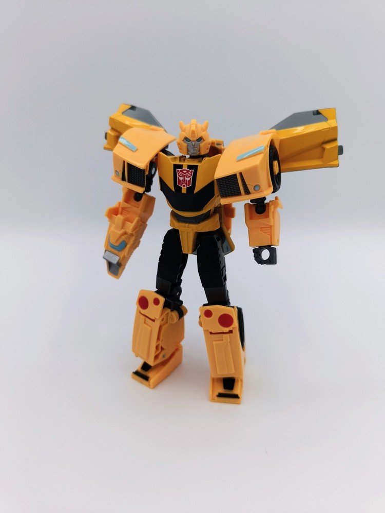 Transformers Earthspark Bumblebee Deluxe Class Hasbro Figure
