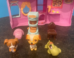 Littlest Pet Shop Doggie Diner playset Jack Russell puppy dog #40 turtle #8 accs