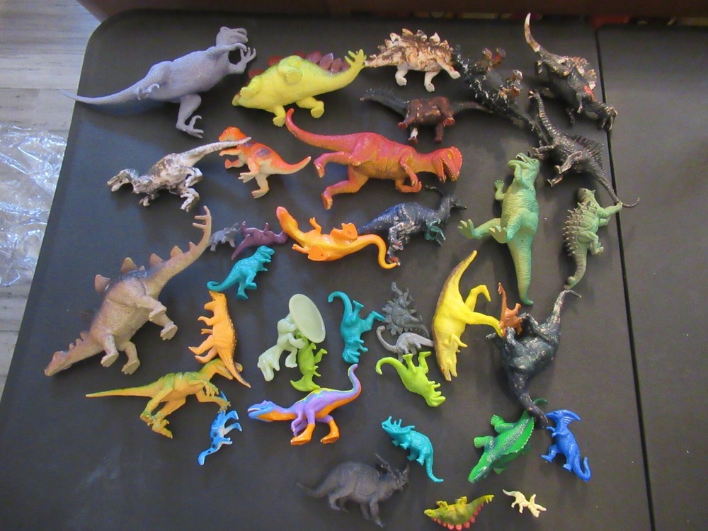 Vintage Plastic & Rubber Dinosaur Toys Lot 37 Big & Small