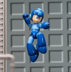 Jada 4.5″ Mega Man Figure w/ Accessories New In Box 34221
