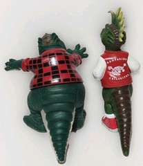 LOT 2 DISNEY HASBRO JIM HENSON DINOSAURS TV SHOW EARL & ROBBIE SINCLAIR FIGURINE