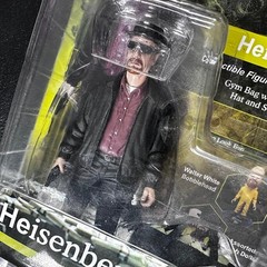 2013 Mezco Breaking Bad Heisenberg 6” Collectible Action Figure w/Money Bag