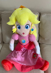 GIANT PRINCESS PEACH PLUSH TOY 36 INCH NINTENDO MARIO NWT