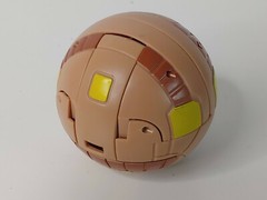 Bakugan Battle Brawler – Brown 580g Unknown Character – NO CARD / OPENS