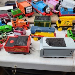 Huge Thomas & Friends Trains Lot Die Cast & Plastic Engines Cars Coaches