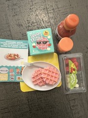 NEW MGA miniverse make it mini food BANANABERRY WAFFLES