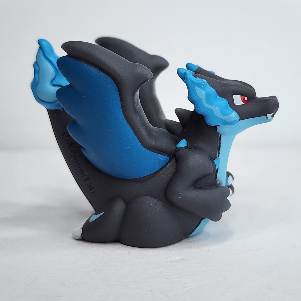 2022 Pokemon 1.5″ Mega Charizard X Finger Puppet Figure Bandai