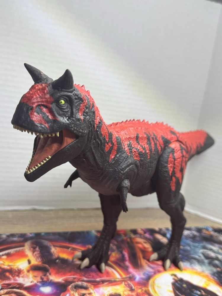 Jurassic World Legacy Collection Carnotaurus Action Figure