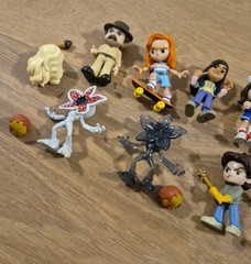 LOT OF (X9) YuMe Stranger Things Upside Down Capsules Mini Figures Toys