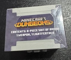Minecraft Dungeons Battle Chest 10 pc set Grim Armor Mattel Mojang 2019
