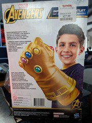 Hasbro Marvel Avengers Infinity War Thanos Gauntlet Foam Full-Size Wearable Fist