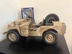 Soldiers of the World Jeep Vickers Machine Gun & Commando Figure (SAS)