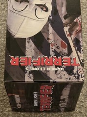 🤡 MEGA DAMIEN LEONE’S TERRIFIER ART THE CLOWN FIGURE WITH SOUND MEZCO MDS TOYZ