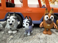 Bluey Toy Lot Heeler 4 WD Family Vehicle & Figures Lot