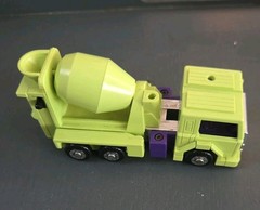 Constructicons (Mixmaster, Scavenger, and Hook) from the original TransformerG1