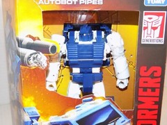 TRANSFORMERS GENERATIONS WAR FOR CYBERTRON KINGDOM DELUXE AUTOBOT PIPES WFC-K32