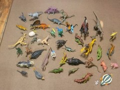 Lot of Vintage JP Action Figures Kenner Brands & More Dinosaurs Lot Mixed