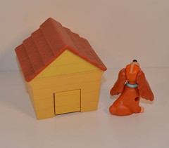 RARE 1997 Lady and the Tramp 3″ Dog House Action Figure McDonald’s EUROPE Disney