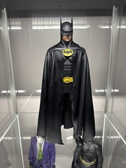 US Orders – LAB Toys RESTOCK Hot Toys Batman 1989 Batman, Returns 1/6 Drape Cape