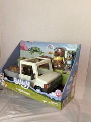 Bluey Tradies Ute Vehicle w/Figures New In Box