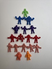 Vintage Kinnikuman M.U.S.C.L.E. Men Mega-Match Board Game Complete w/ 17 Figures