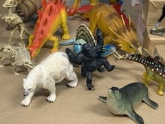 Vintage – Modern 33pc Animal Lot Plastic Rubber Resin Dragons Dinos Horses &More