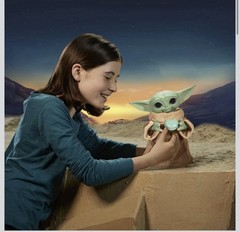 Star Wars The Mandalorian Galactic Snackin’ Grogu Animatronic Toy with Over 40 S
