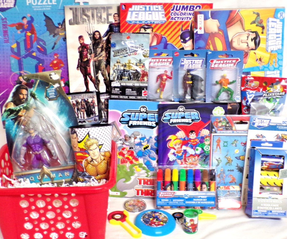 NEW JUSTICE LEAGUE BIRTHDAY GIFT BASKET CHRISTMAS FIGURE TOYS PLAYSET