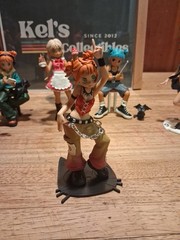 Peach Riot Figurines lot of 6