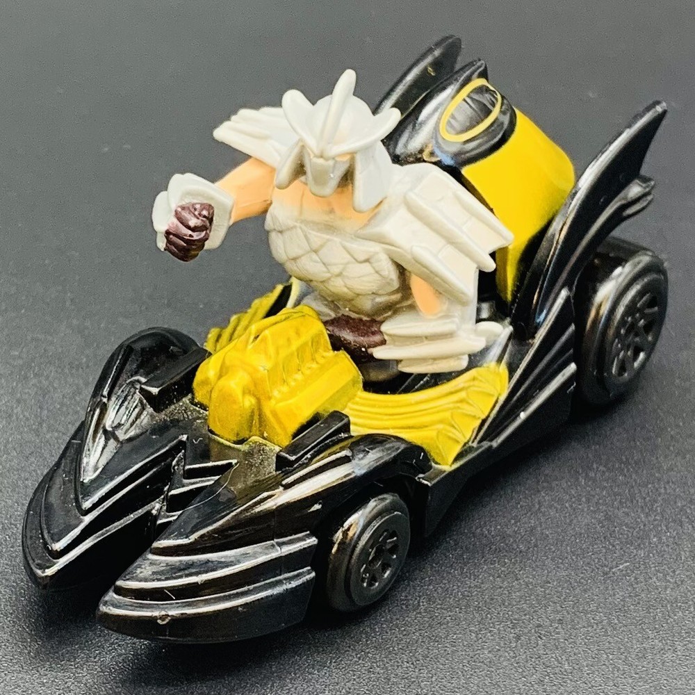 Playmates 2015 Teenage Mutant Turtles Shredder Die Cast Car Black & Gold – Used