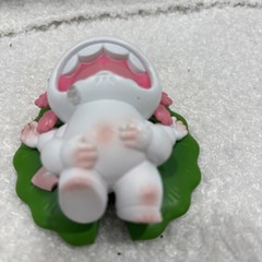 6-Legged Axolotl Onigiri Kaiju Monster Mini Figure Pink White