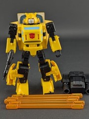 Transformers Legacy Origin Bumblebee complete Hasbro Deluxe Class Generations